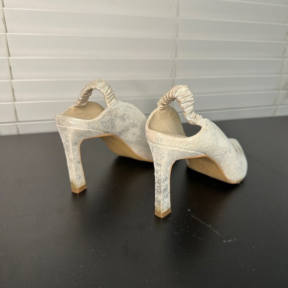 Metallic Vince Camuto pointed toe Slingback heels - Picture 2 of 3
